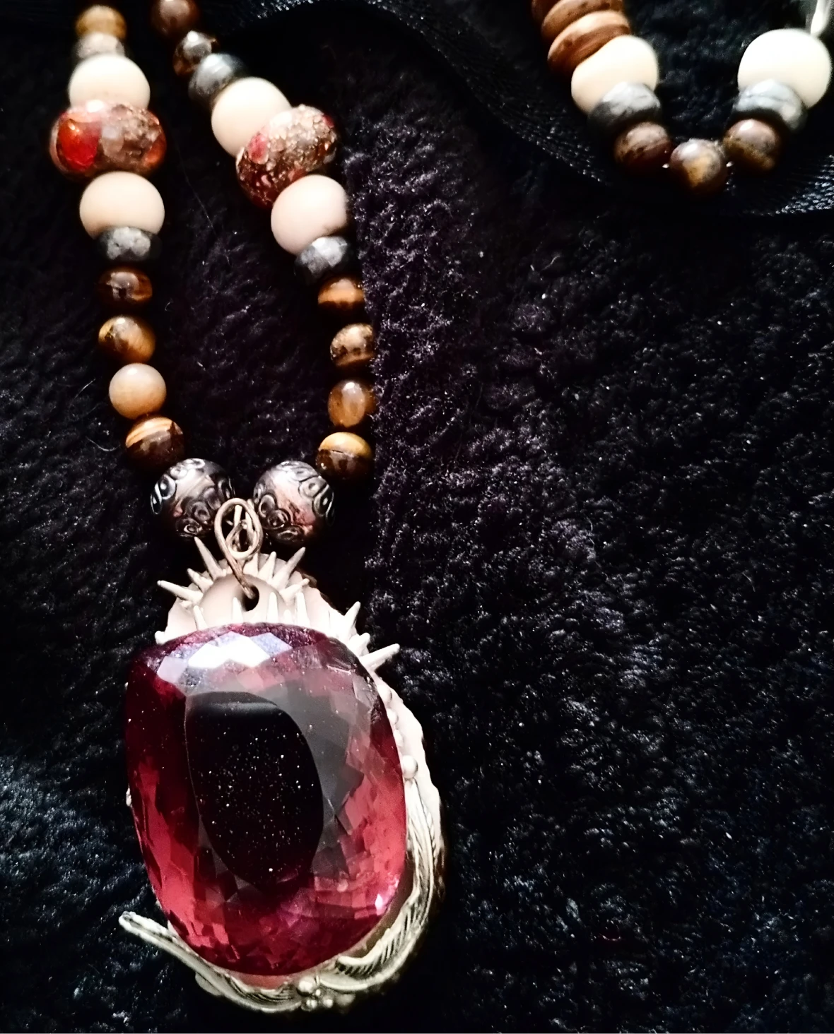 Elegant necklace with colorful beads